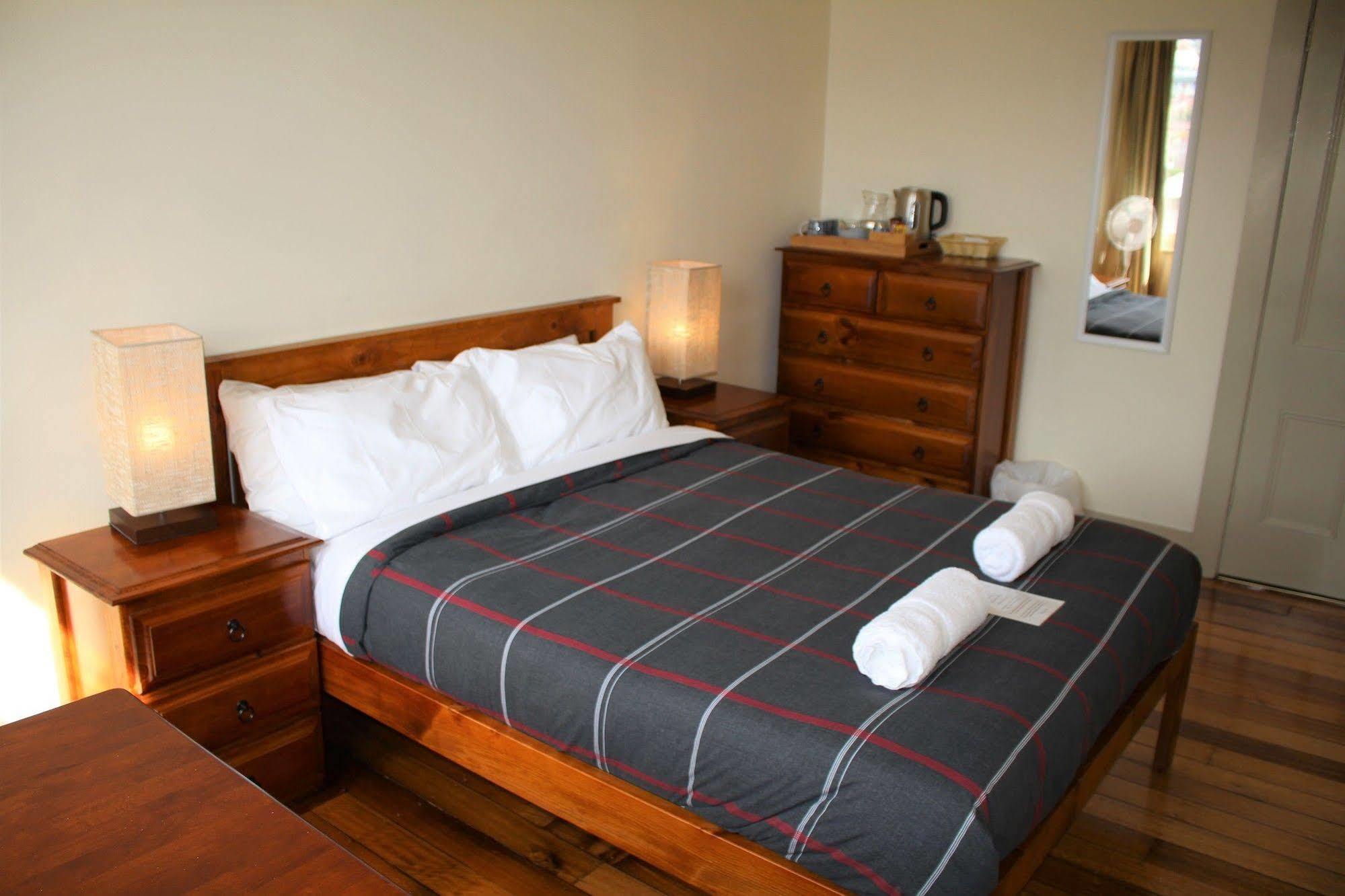 The Tasmanian Inn Хобарт Экстерьер фото