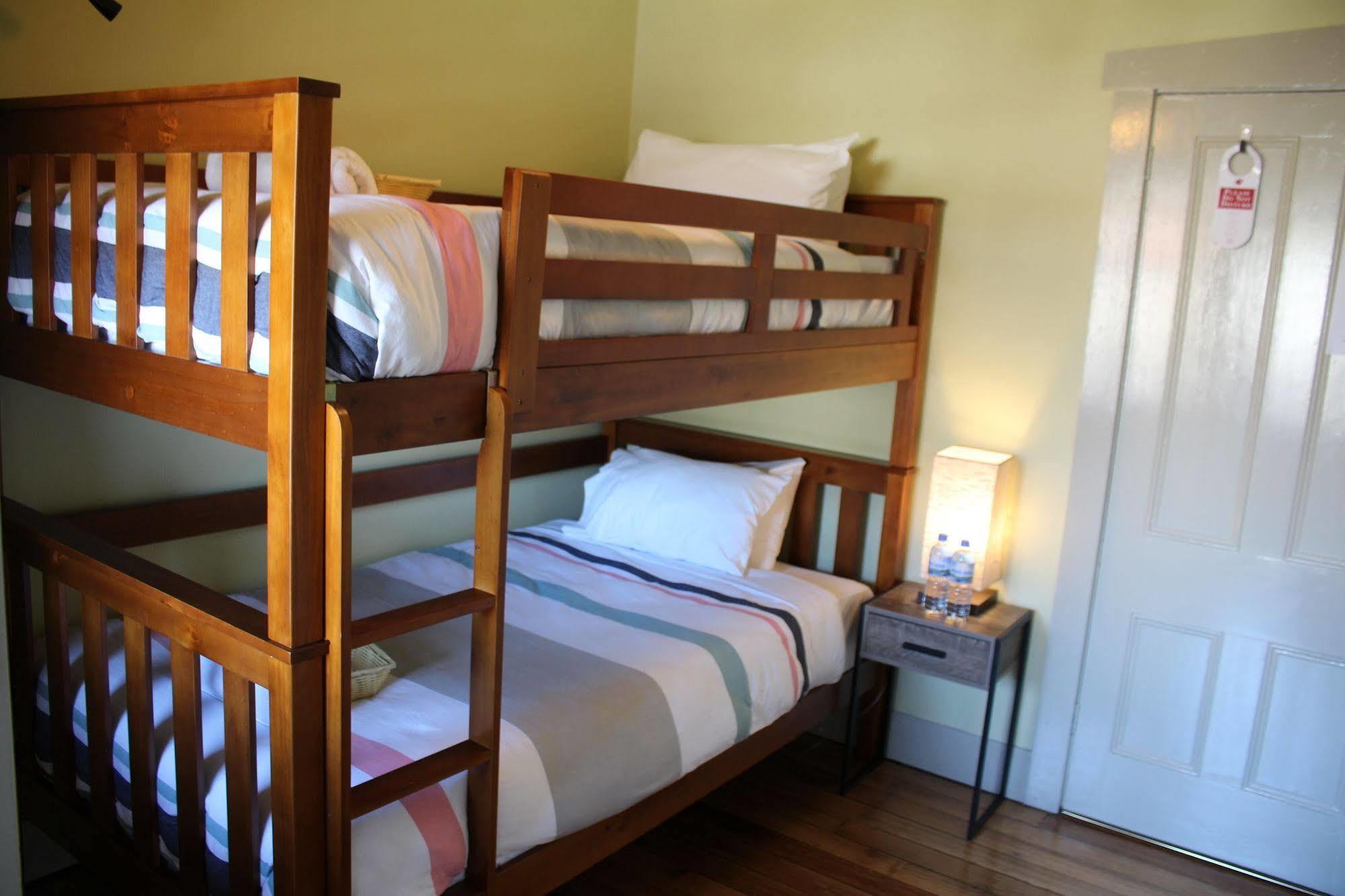 The Tasmanian Inn Хобарт Экстерьер фото